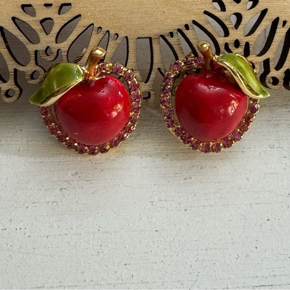 Gorgeous Vintage Vendome Crystal Rhinestones Clip On Apple Earrings - Picture 3 of 12